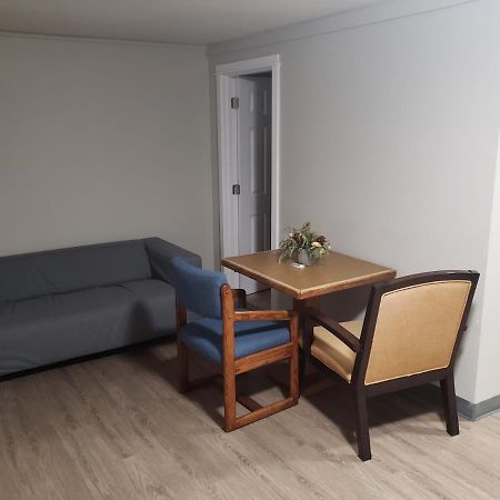 Parkrose Inn And Suites ポートランド エクステリア 写真