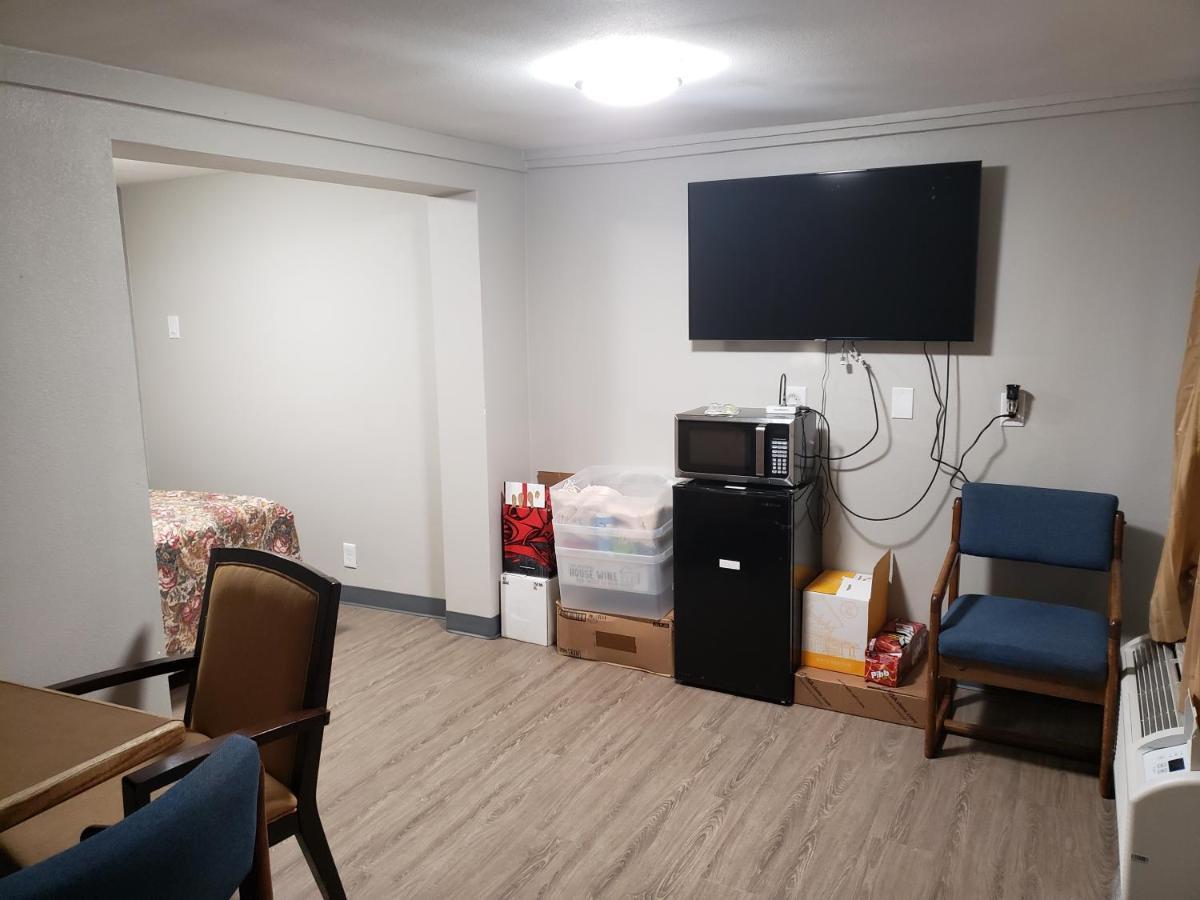 Parkrose Inn And Suites ポートランド エクステリア 写真