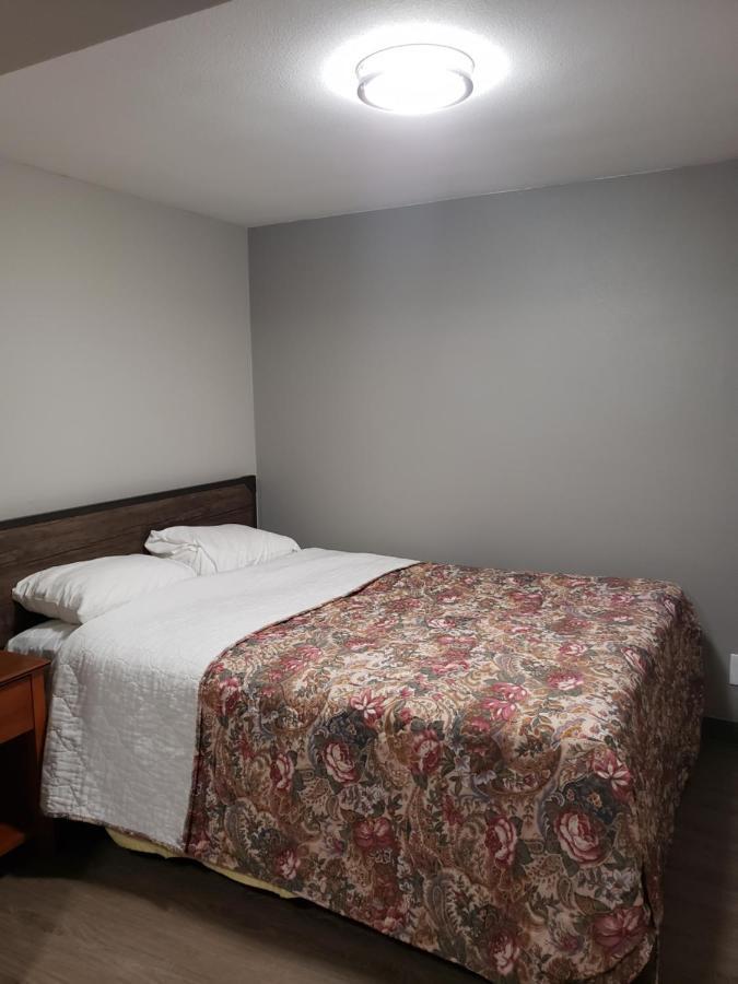 Parkrose Inn And Suites ポートランド エクステリア 写真