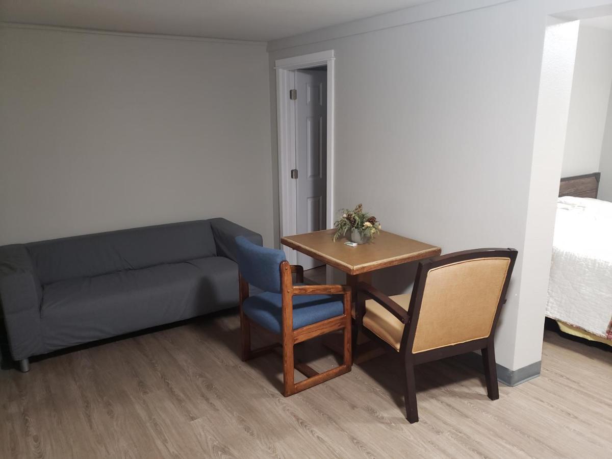 Parkrose Inn And Suites ポートランド エクステリア 写真