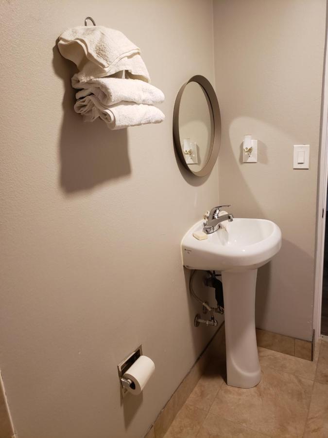Parkrose Inn And Suites ポートランド エクステリア 写真