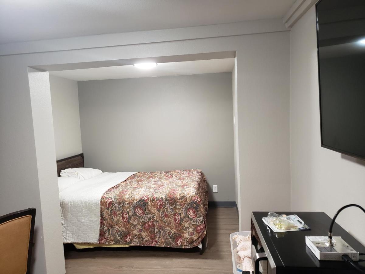 Parkrose Inn And Suites ポートランド エクステリア 写真