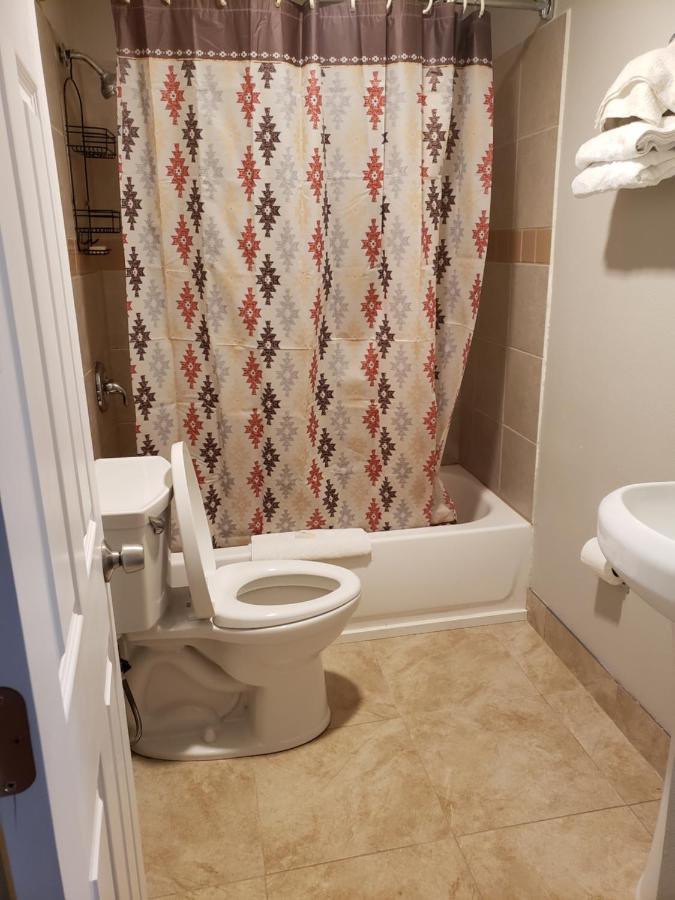 Parkrose Inn And Suites ポートランド エクステリア 写真